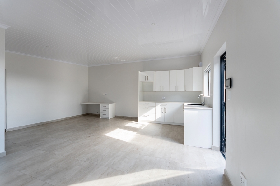 6 Bedroom Property for Sale in Myburgh Park Western Cape